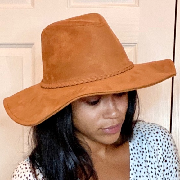 NWT Braided Faux Suede Tan Hat display picture 2